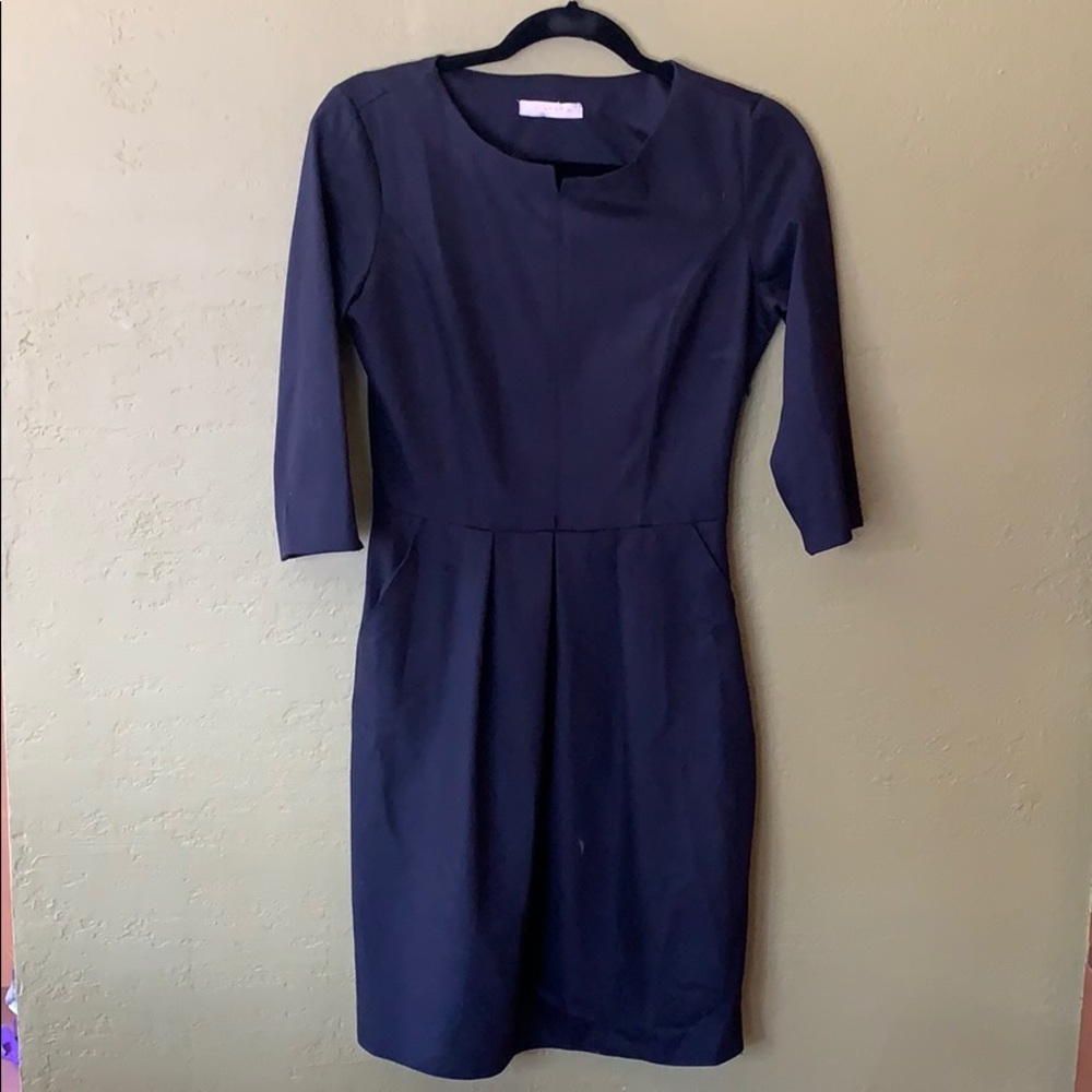 D’She black dress